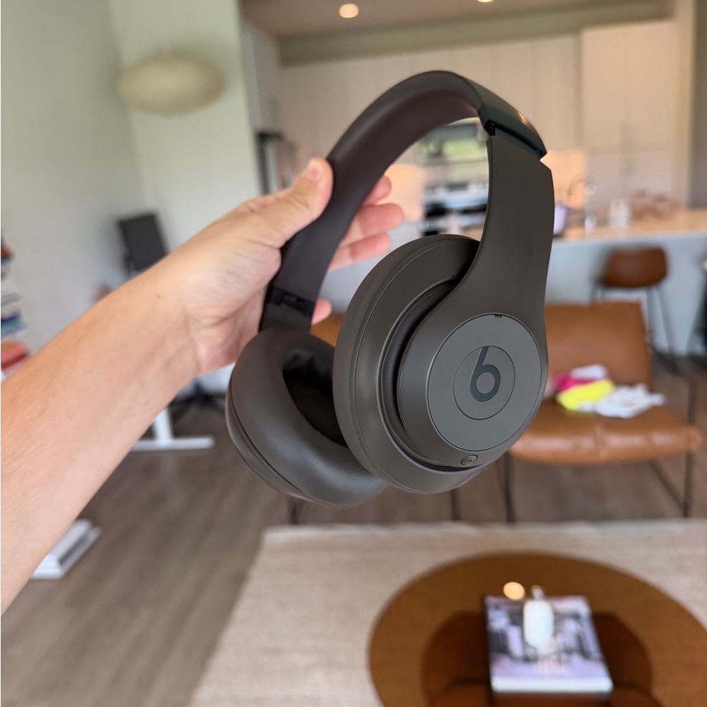 Beats Studio Pro Wireless Headphones - Deep Brown